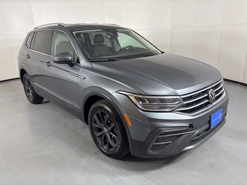 Used 2024 Volkswagen Tiguan SE AWD/4WD image 2
