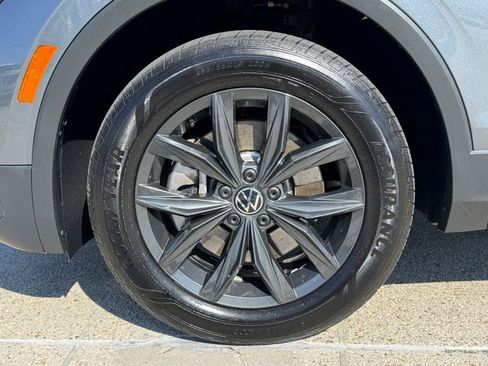 Used 2024 Volkswagen Tiguan SE FWD image 13
