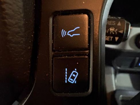 Certified 2021 Toyota Tacoma SR image 16