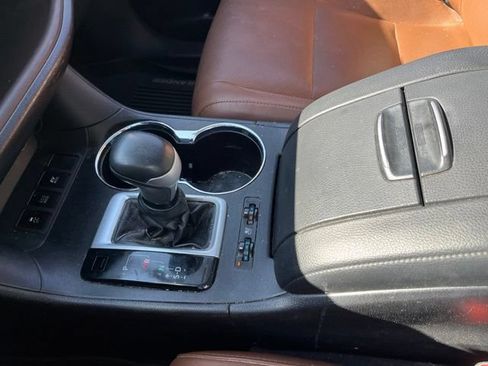 Used 2018 Toyota Highlander Limited Platinum AWD/4WD image 25