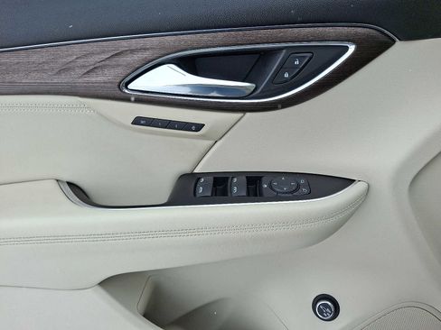 Used 2023 Buick Envision Avenir image 12