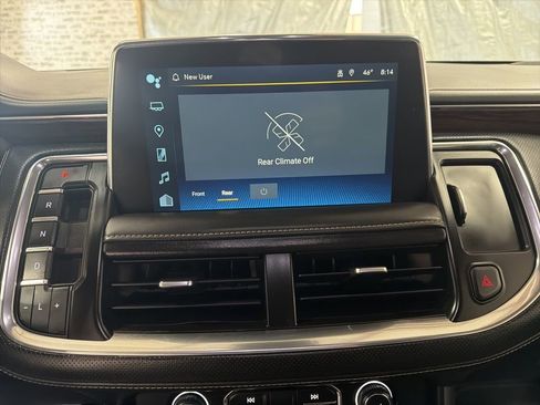 Used 2023 Chevrolet Suburban Premier image 22