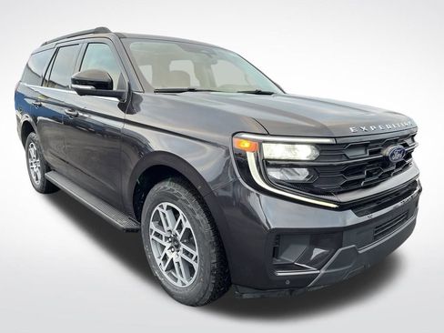 New 2026 Ford Expedition Active image 8