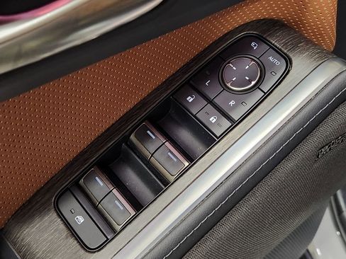 Used 2024 Lexus GX 550 w/ Accessory Package (Z1) image 42