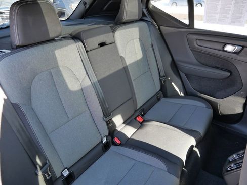 Used 2024 Volvo XC40 B5 Core image 22