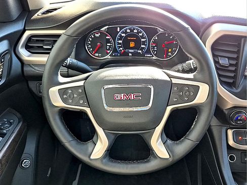 Used 2023 GMC Acadia Denali w/ Black Diamond Edition AWD/4WD image 10