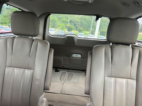 Used 2016 Chrysler Town & Country Touring w/ Driver Convenience Group FWD image 14