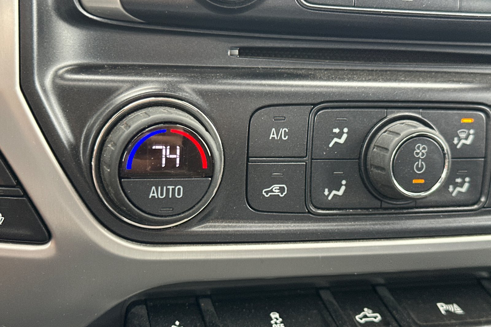 Used 2018 GMC Sierra 1500 SLT AWD/4WD image 28
