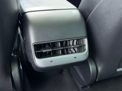 Used 2021 Tesla Model 3 Standard Range Plus image 43