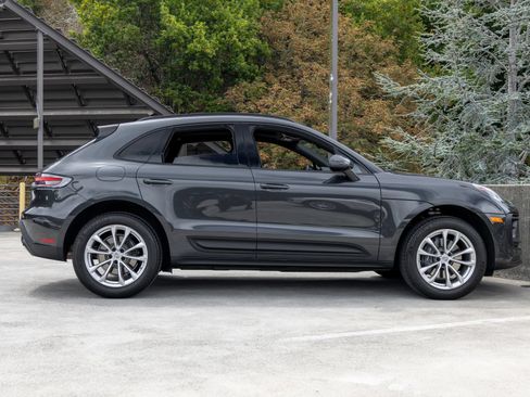 Certified 2026 Porsche Macan AWD/4WD image 12