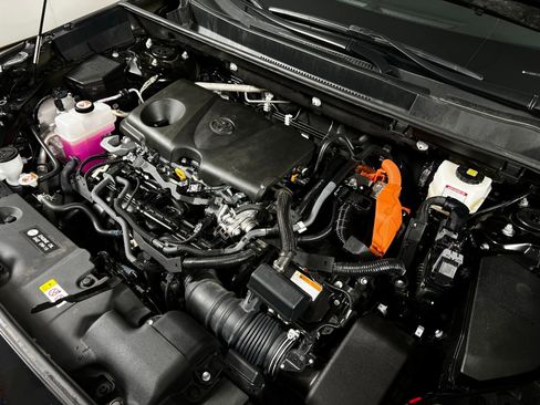 Certified 2025 Toyota RAV4 XLE AWD/4WD image 11