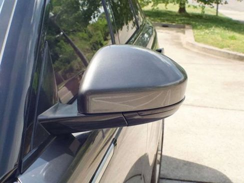 Used 2019 Land Rover Range Rover Velar S image 16