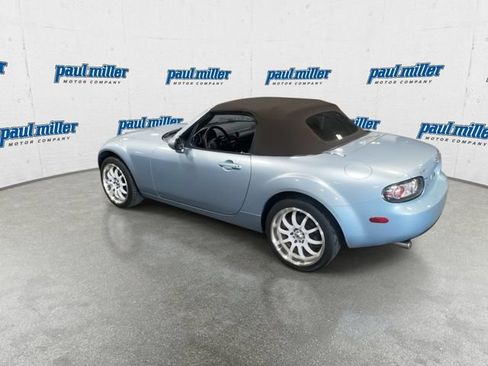 Used 2008 MAZDA MX-5 Miata RWD image 8