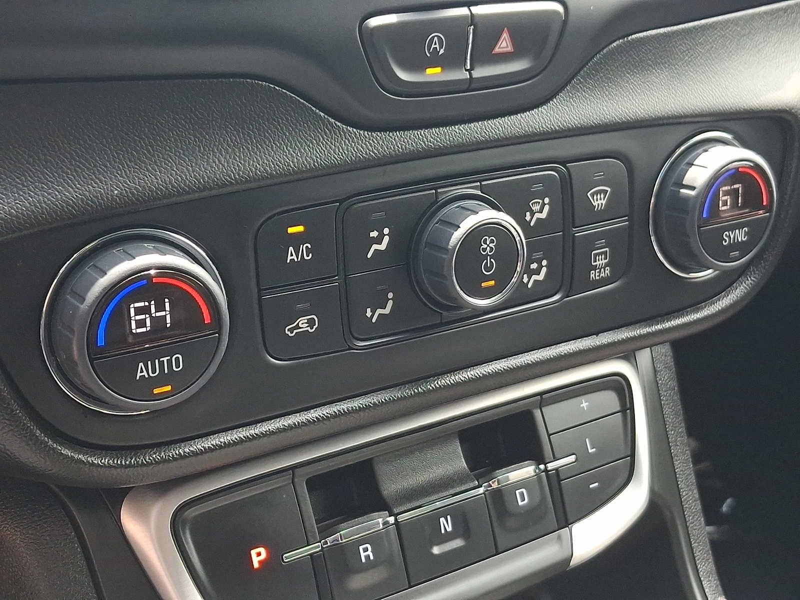 Used 2023 GMC Terrain SLE w/ Driver Convenience Package FWD image 18