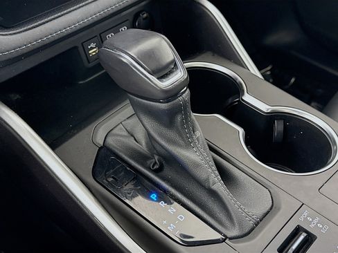 Used 2023 Toyota Highlander XSE image 18