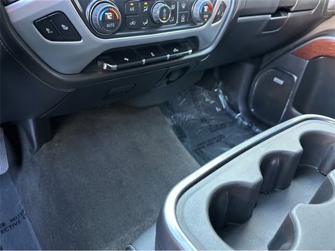 Used 2014 GMC Sierra 1500 SLT w/ SLT Crew Cab Value Package image 27