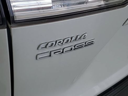 Used 2024 Toyota Corolla Cross LE FWD image 8
