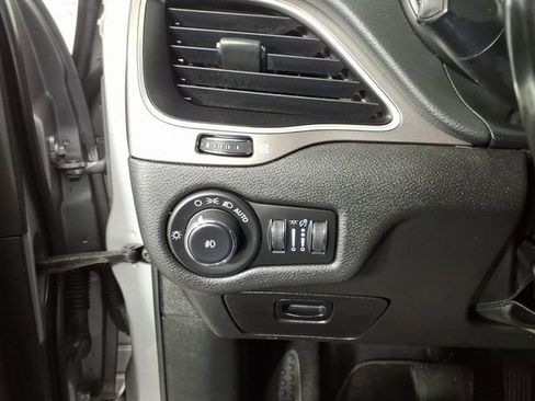 Used 2021 Jeep Cherokee Latitude Lux AWD/4WD image 27