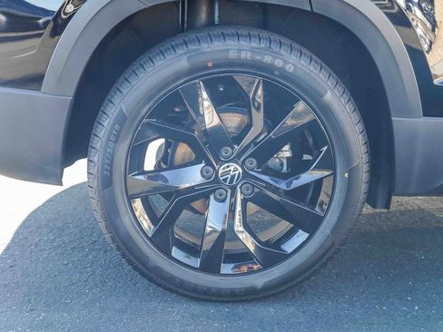 Used 2023 Volkswagen Taos SE image 14