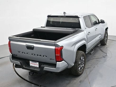 Used 2025 Toyota Tacoma SR5 AWD/4WD image 20