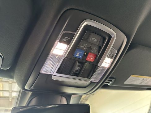 Used 2023 RAM 1500 Laramie AWD/4WD image 33