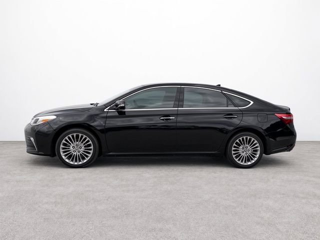 Used 2018 Toyota Avalon Limited FWD image 2