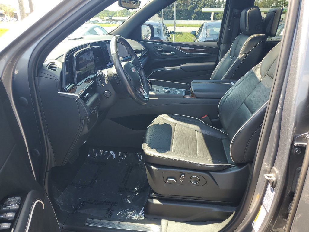 Used 2021 Cadillac Escalade Premium Luxury RWD image 5