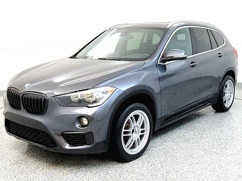Used 2018 BMW X1 sDrive28i w/ Convenience Package FWD image 3