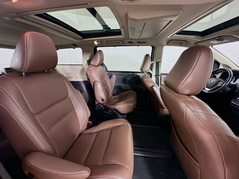 Used 2019 Toyota Sienna Limited Premium AWD/4WD image 40