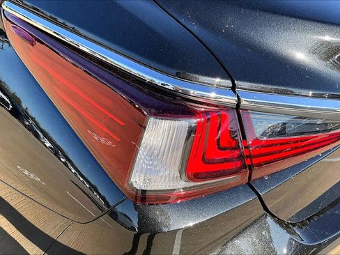 New 2025 Lexus ES 350 image 14