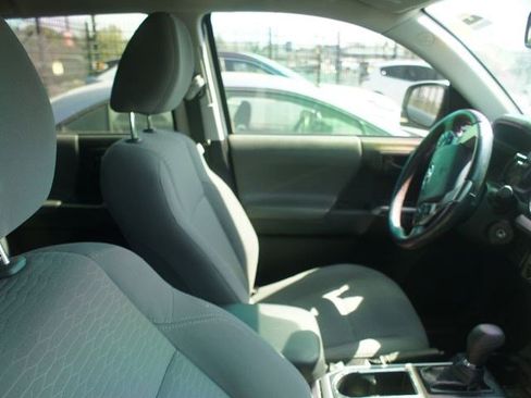 Used 2019 Toyota Tacoma SR5 image 10
