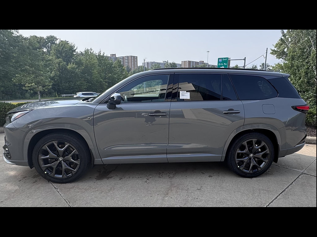 New 2026 Lexus TX 500h AWD w/ Technology Package image 2