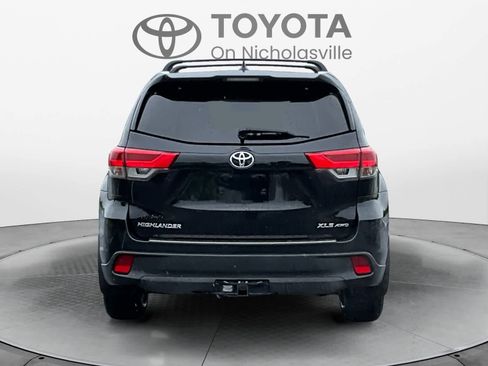 Used 2017 Toyota Highlander XLE AWD/4WD image 5