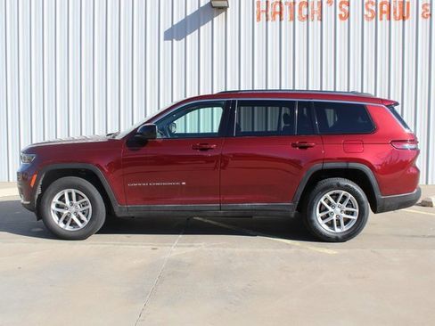 Used 2023 Jeep Grand Cherokee L Laredo image 2