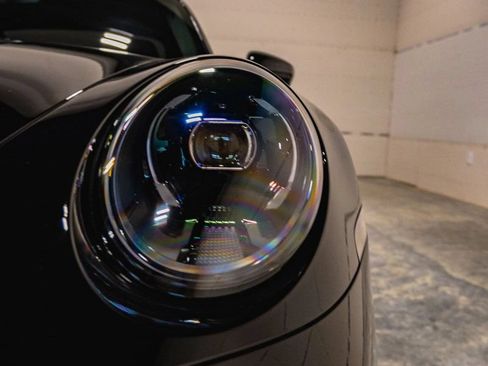 Used 2025 Porsche 911 GTS image 29