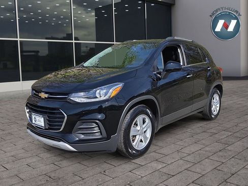 Used 2019 Chevrolet Trax LT w/ LT Convenience Package FWD image 1