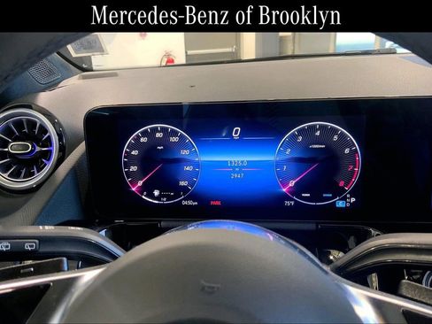 Used 2025 Mercedes-Benz GLA 250 4MATIC image 25