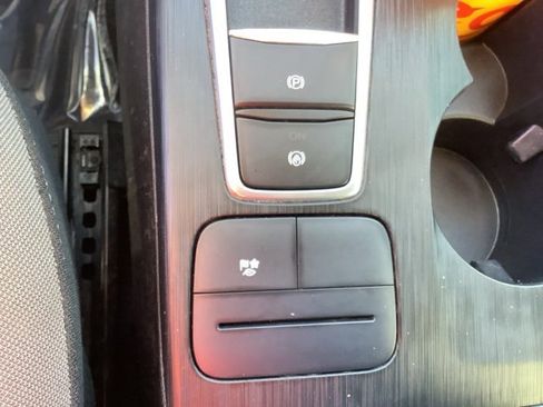 Used 2021 Ford Escape SE w/ SE Sport Appearance Package image 26