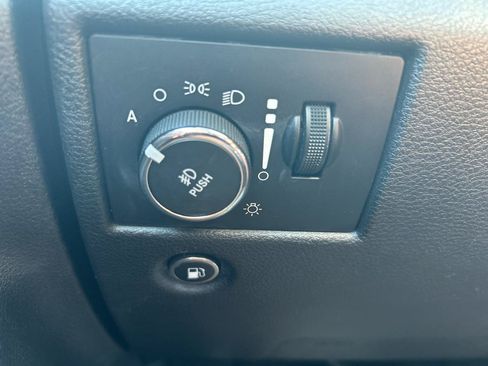 Used 2017 Jeep Grand Cherokee Altitude AWD/4WD image 10
