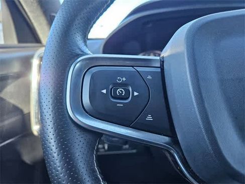 Used 2020 Volvo XC40 T5 R-Design image 25