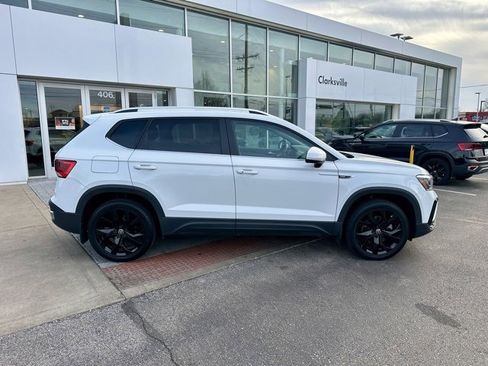 Used 2022 Volkswagen Taos SE image 8