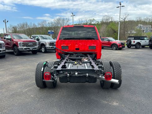 New 2026 Ford F550 4x4 Crew Cab image 11