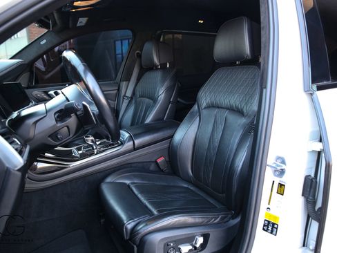 Used 2020 BMW X7 M50i w/ Dynamic Handling Package image 28