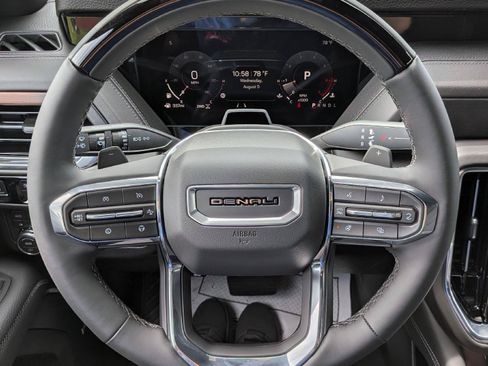 New 2026 GMC Yukon Denali w/ Denali Reserve Package AWD/4WD image 17