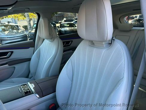 Used 2023 Mercedes-Benz EQS 580 4MATIC SUV image 7