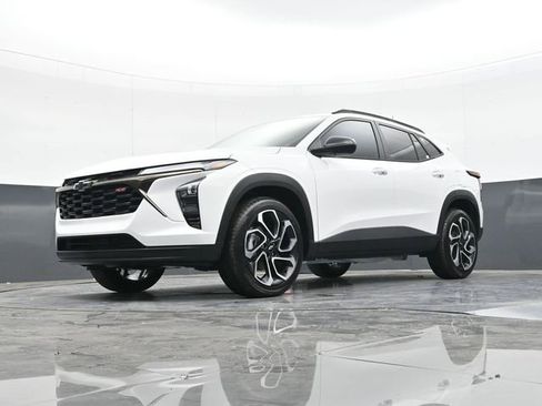 New 2026 Chevrolet Trax RS w/ Sunroof Package FWD image 54