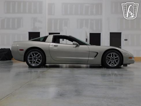 Used 1999 Chevrolet Corvette Coupe w/ Memory Pkg RWD image 27