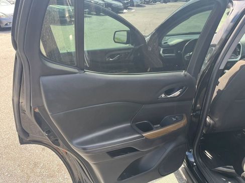 Used 2019 GMC Acadia SLE w/ LPO, Floor Liner Package FWD image 12