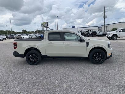 New 2025 Ford Maverick Lariat w/ Black Appearance Package