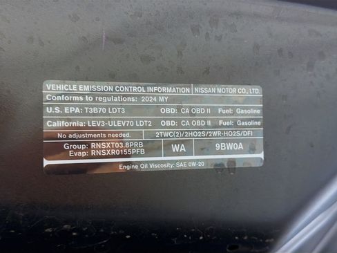 Used 2024 Nissan Frontier SV RWD image 17
